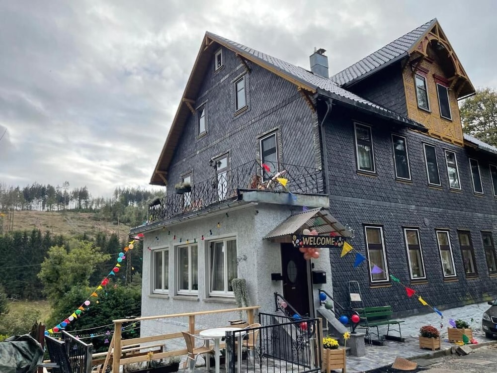 Antique Hotel Am Bahndamm — Wallendorf