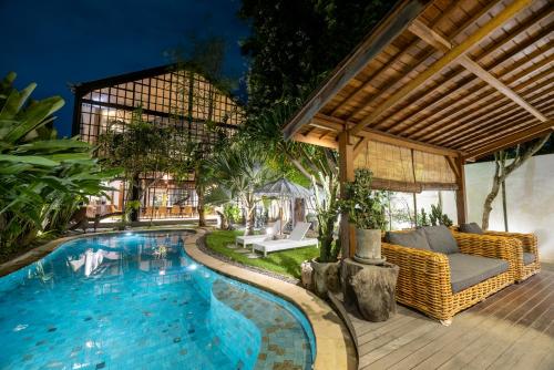 4 Bedrooms Brand New serenity Villa — 4-Star Luxury Hotel in Seminyak, Indonesia