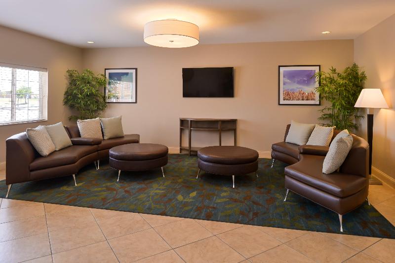 Candlewood Suites Bloomington Normal - photo 11