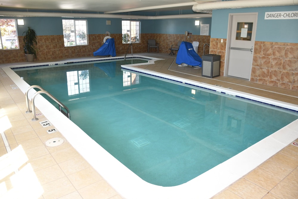 Holiday Inn Express & Suites Evanston By IHG - photo 42