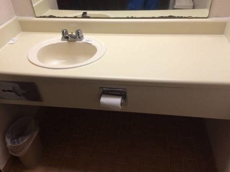 Plaza Hotel and Suites - photo 7