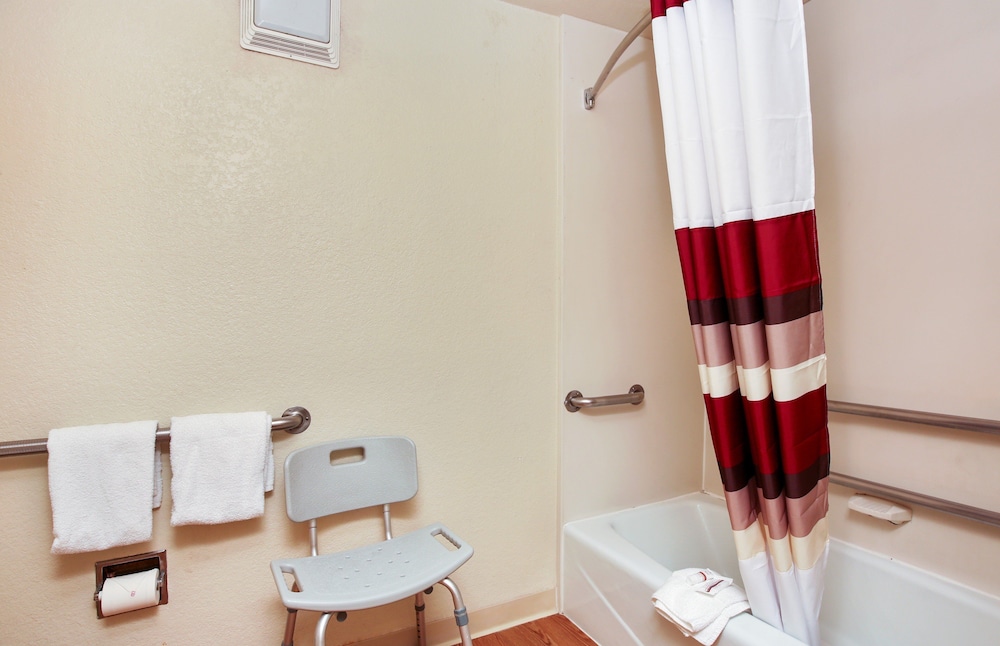 Red Roof Inn Santa Ana - photo 10