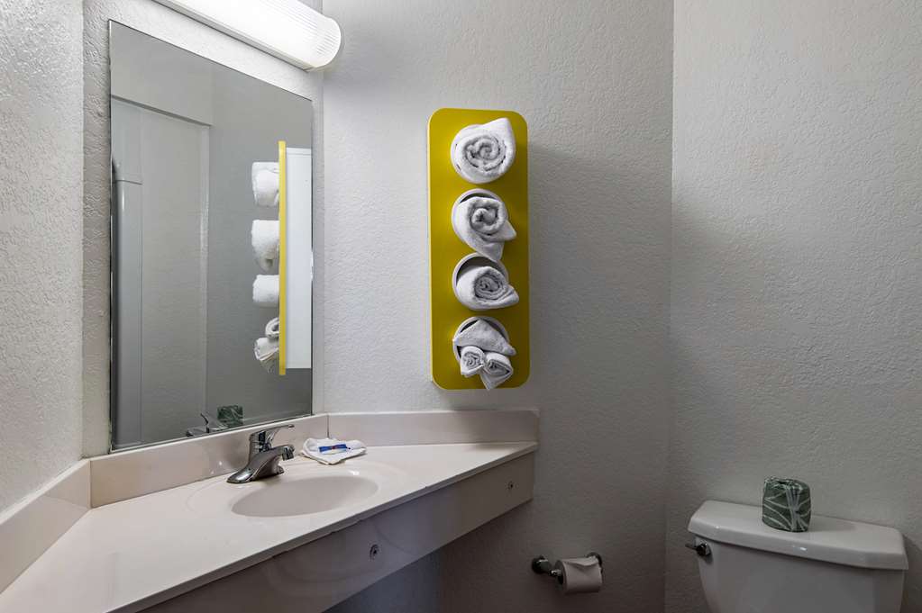 Motel 6 Junction City KS - photo 20