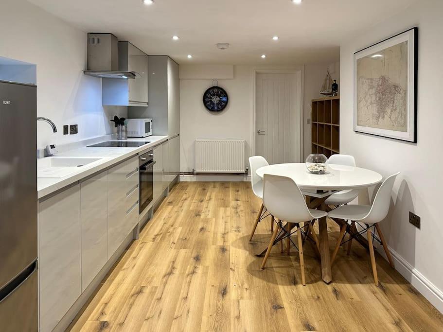 Island Sea View Escape Perfect Couples Escape in Ryde, United Kingdom