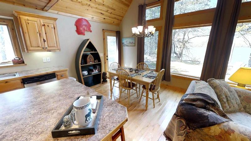 Lakefront Hideaway - photo 17