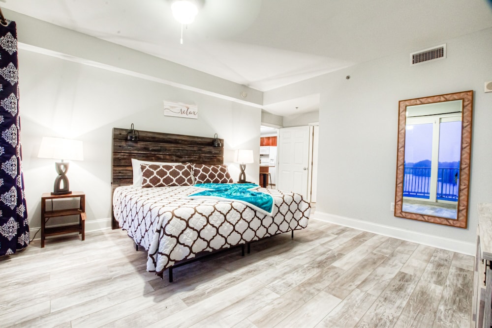 Laketown Wharf Resort by Aneliya's Rentals - photo 263
