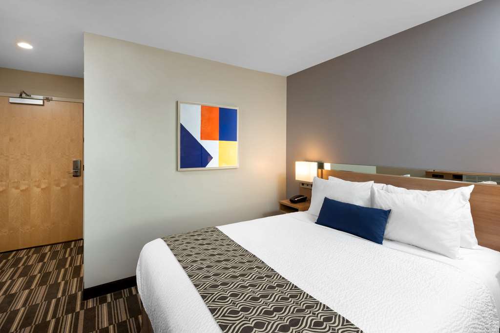 Microtel Inn & Suites by Wyndham Farmington - photo 19