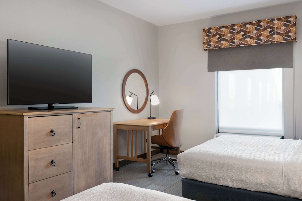 Hampton Inn & Suites Dodge City - photo 19