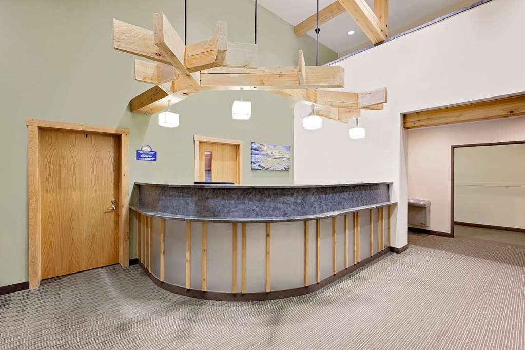 Days Inn by Wyndham Cadillac - photo 2