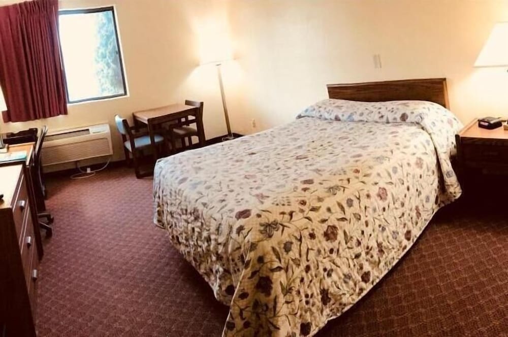 Superior Inn - photo 2