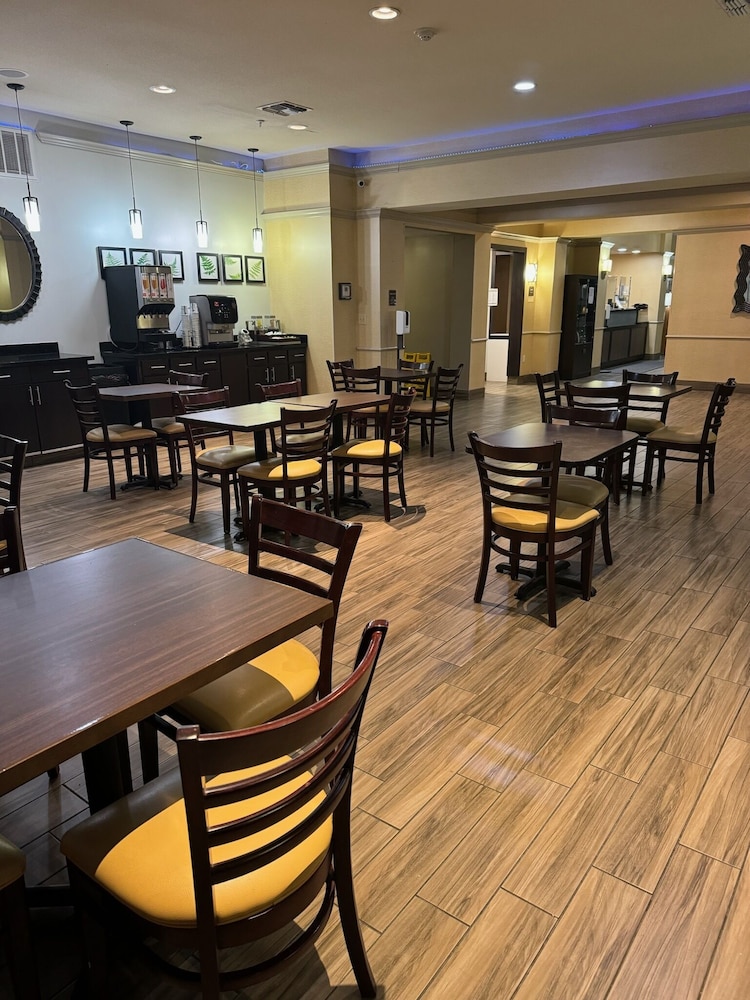 Spark by Hilton Fort Stockton - photo 66