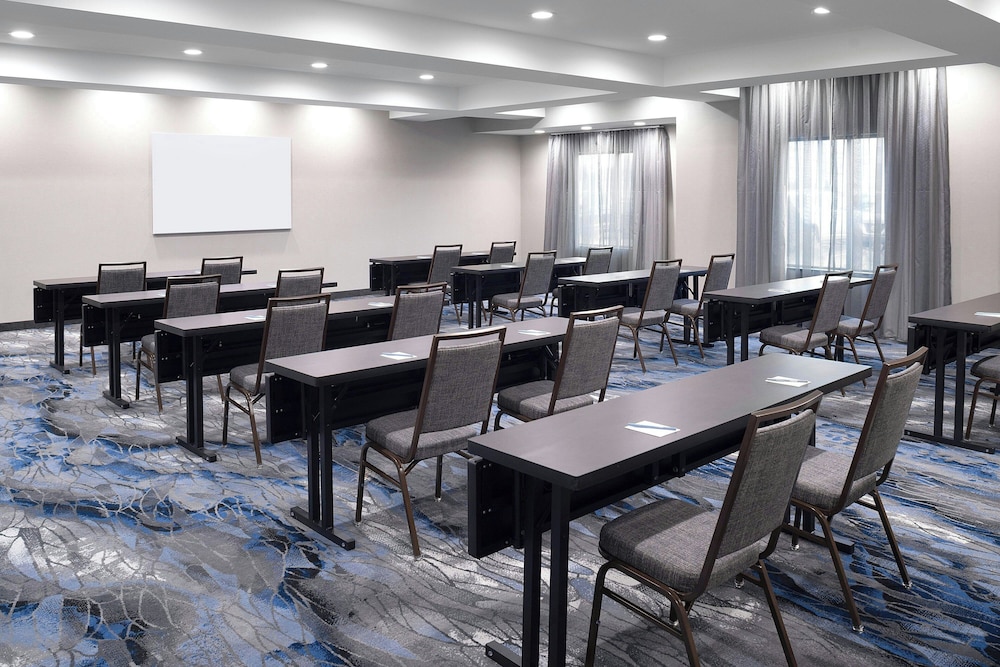 Fairfield Inn & Suites by Marriott Buffalo Airport - photo 33