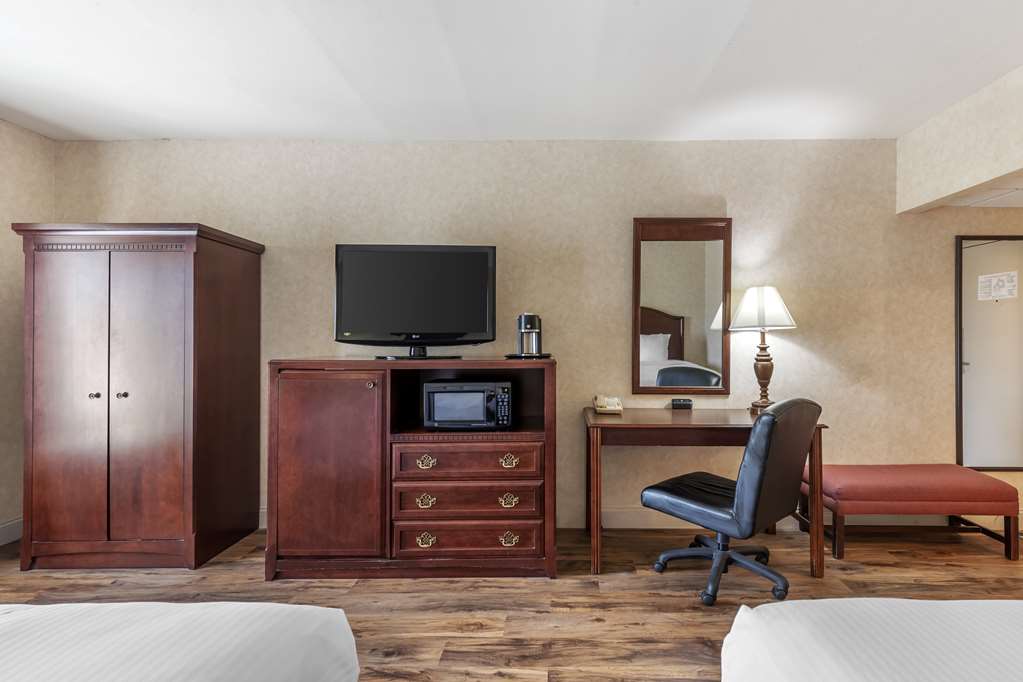 Best Western Plus Steeplegate Inn - photo 21