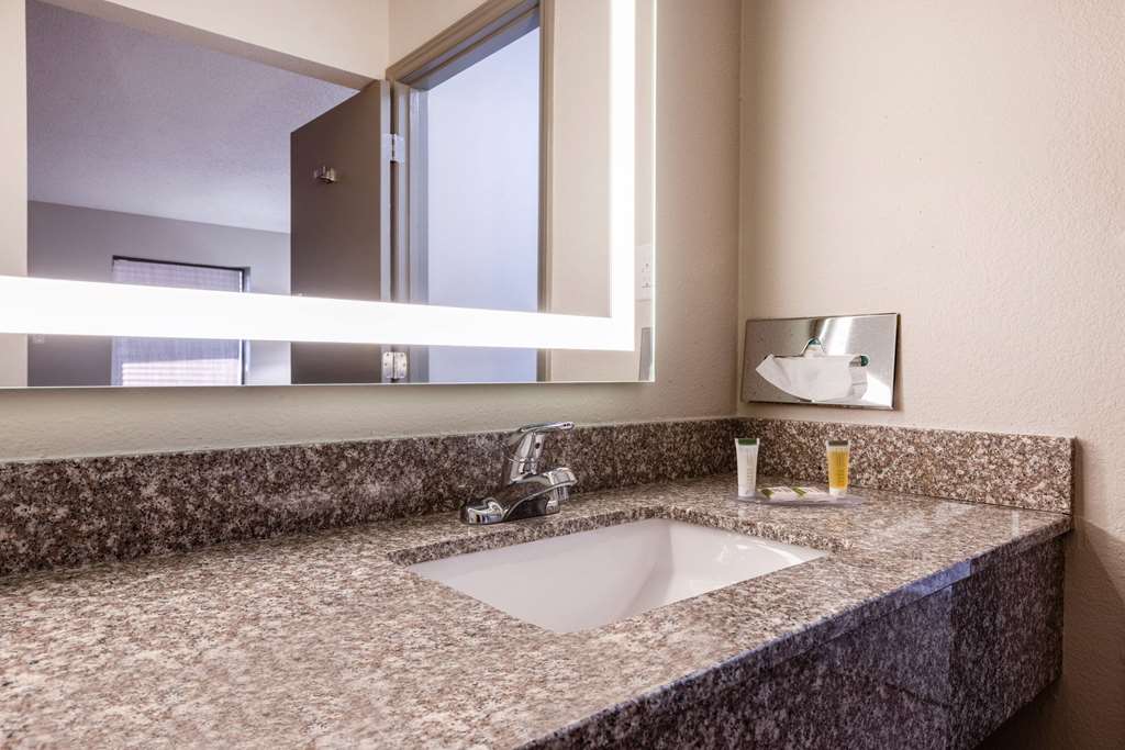 Days Inn by Wyndham Mooresville Lake Norman - photo 18