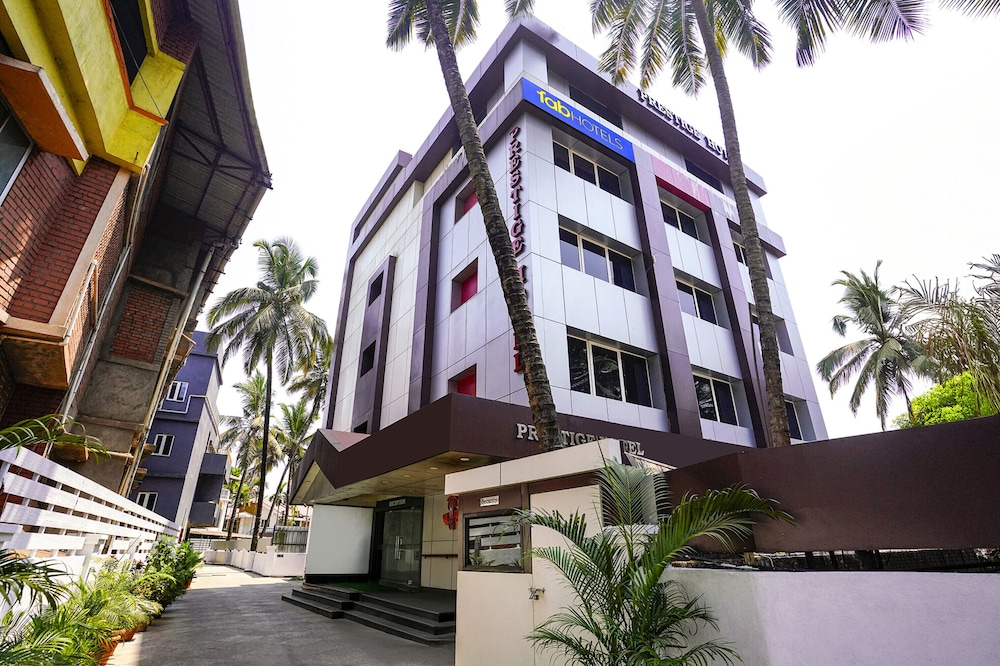 Fabhotel Prestige — hotel in Guirim