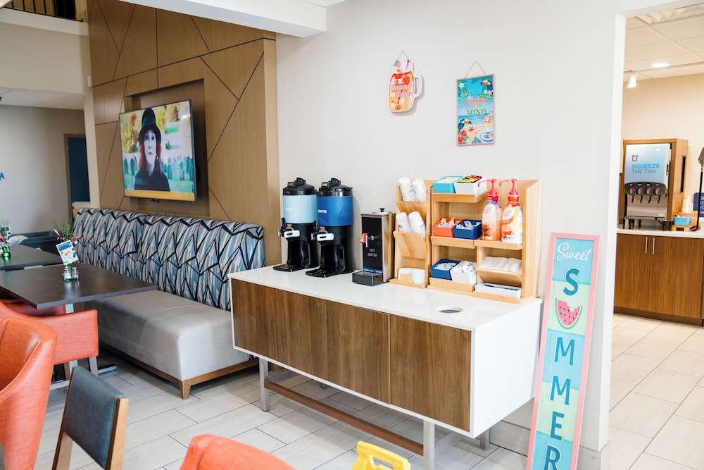 Holiday Inn Express & Suites Knoxville North I 75 Exit 112 by IHG - photo 6