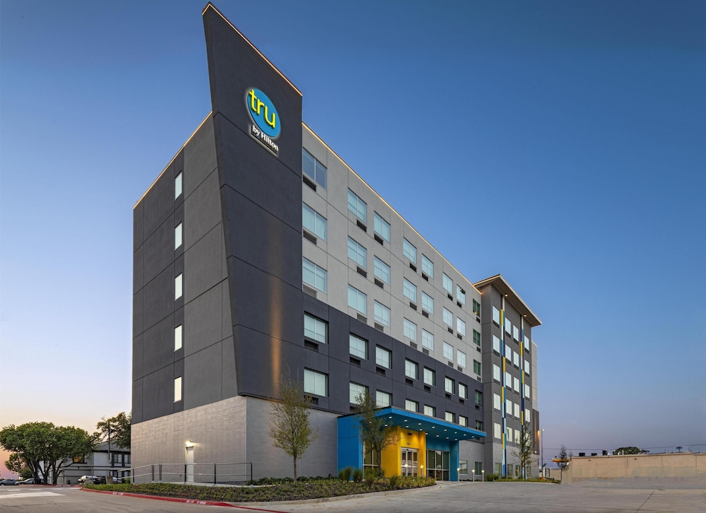 Tru by Hilton Irving DFW South - photo 2