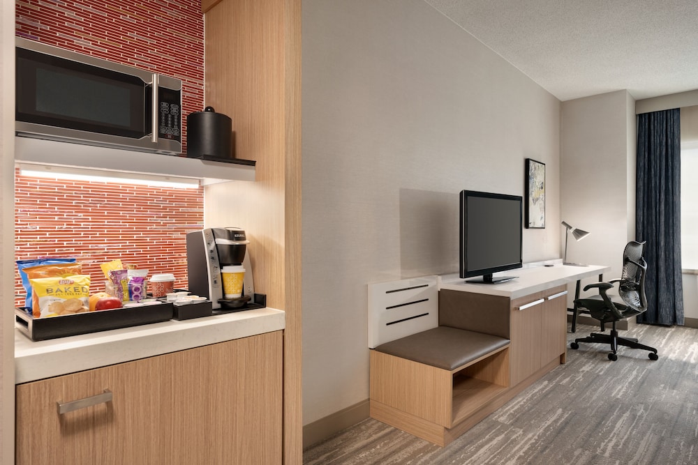 Hilton Garden Inn Tysons Corner - photo 16