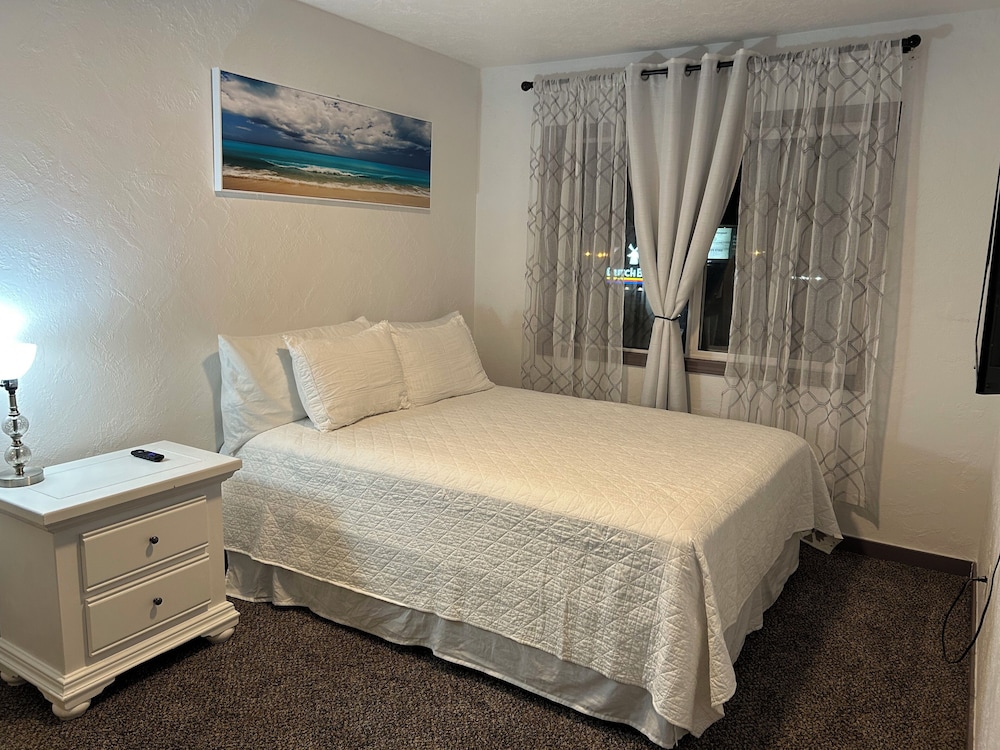 Newport Bay Motel - photo 6
