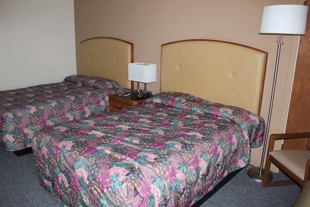 Hastings Inn - photo 12
