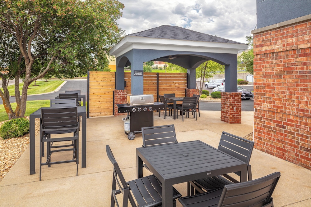 Candlewood Suites St Robert by IHG - photo 17
