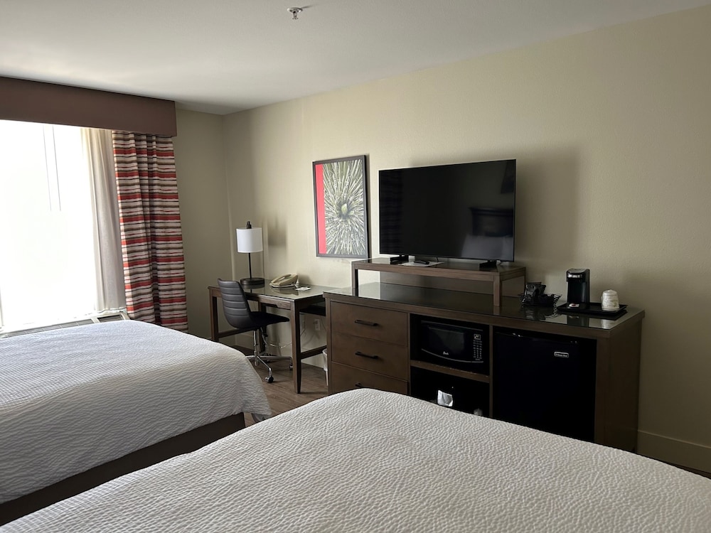 Holiday Inn & Suites Barstow by IHG - photo 13