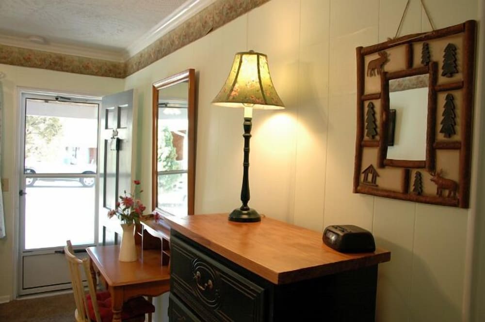 The Homestead Inn - photo 40