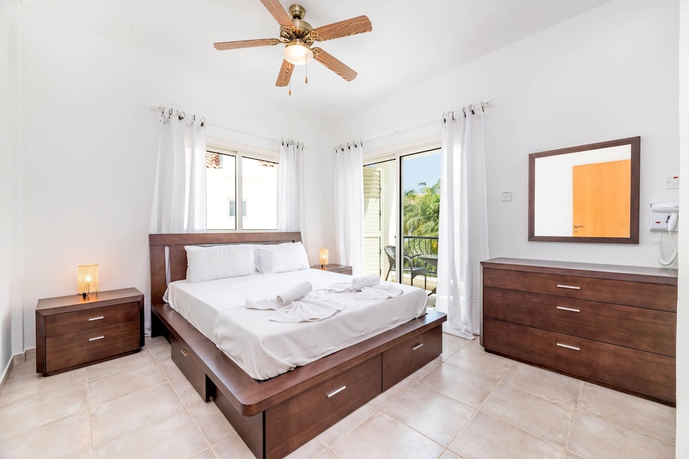 Pernera Blue Villa — 4-Star Luxury Hotel in Protaras, Cyprus