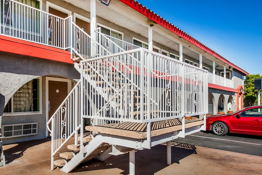 Hotel Europa Ridgecrest - photo 4