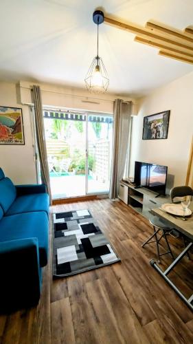 Le Petit Nid T2 Rez de Jardin Avec Parking Plage Et Commerces a 15 a Pied in Villers-Sur-Mer, France