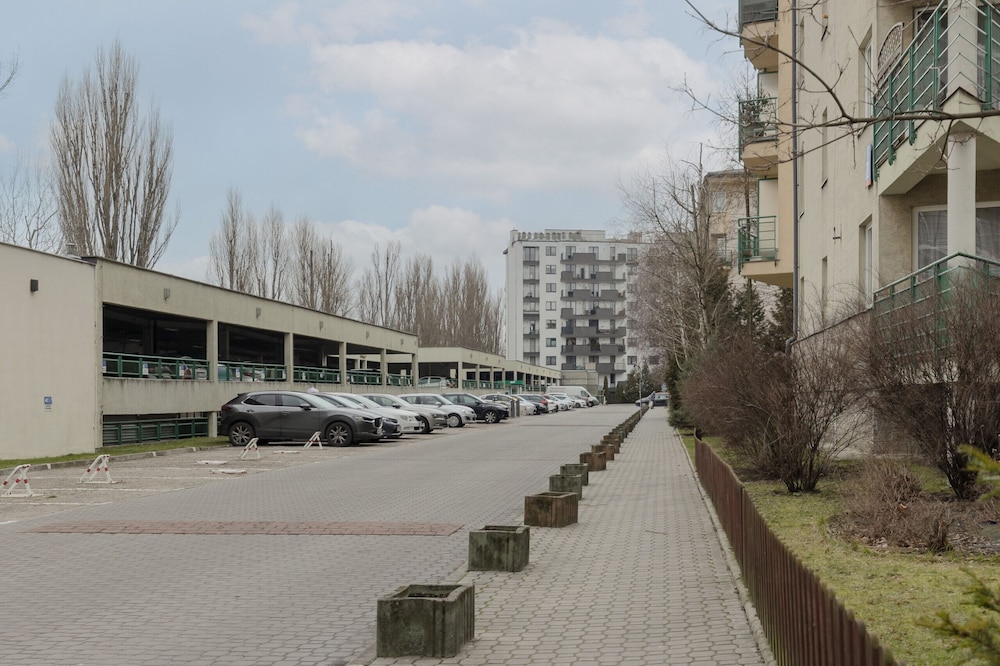 Metro Bemowo Two Storey Apartment Pełczyńskiego by Noclegi Renters — 4-Star Luxury Hotel in Warsaw, Poland