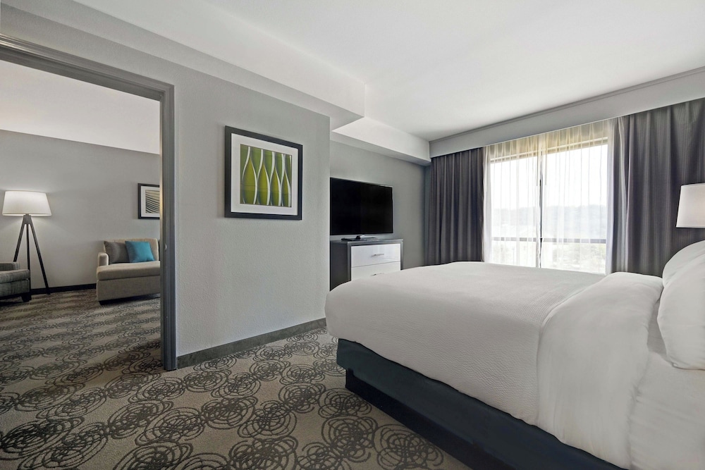 Four Points by Sheraton Birmingham Homewood - photo 8