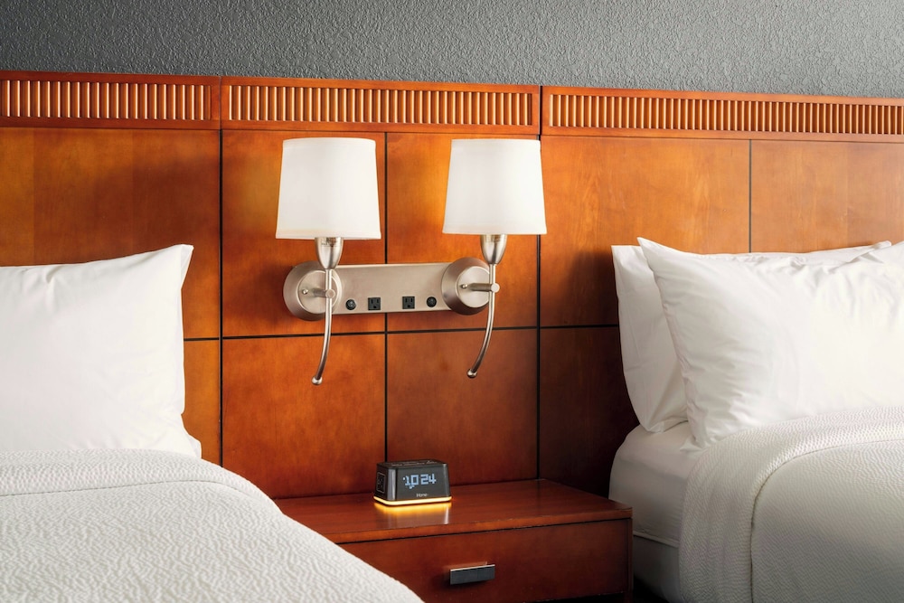 Courtyard by Marriott St. Petersburg Downtown - photo 8