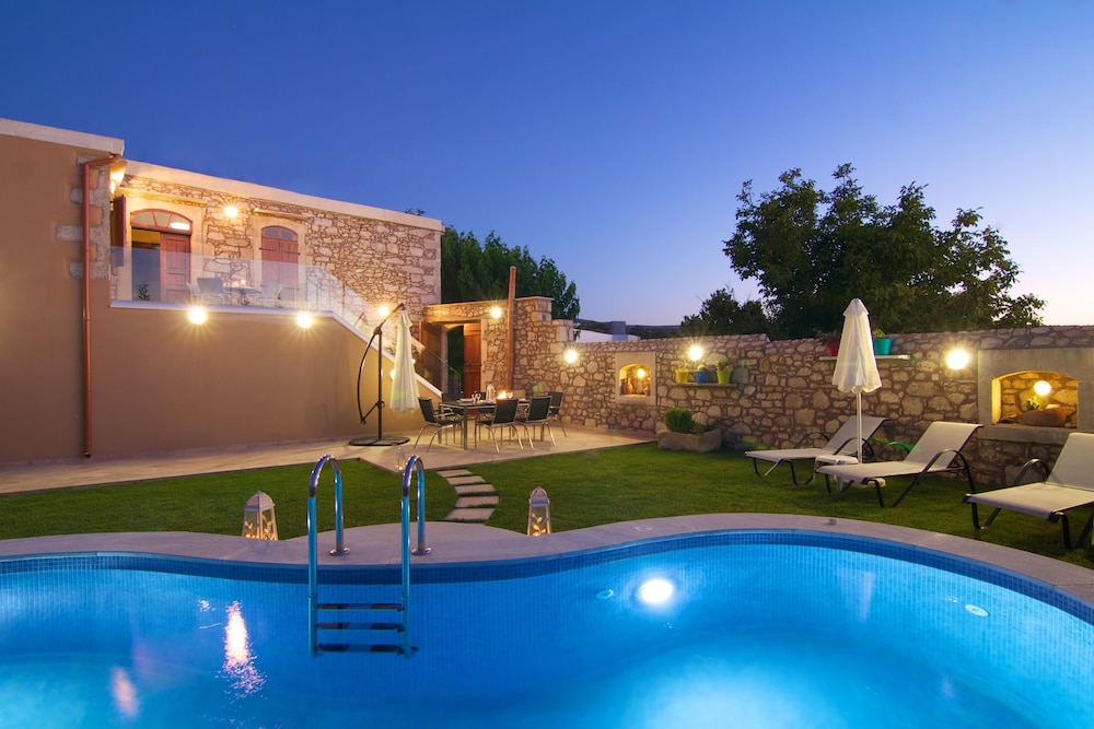 Blue Paradise — 4-Star Luxury Hotel in Agios Vasileios, Greece