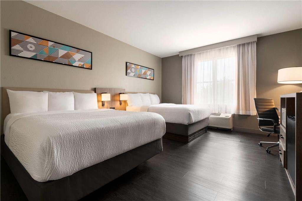 La Quinta Inn & Suites by Wyndham Montgomery - photo 31