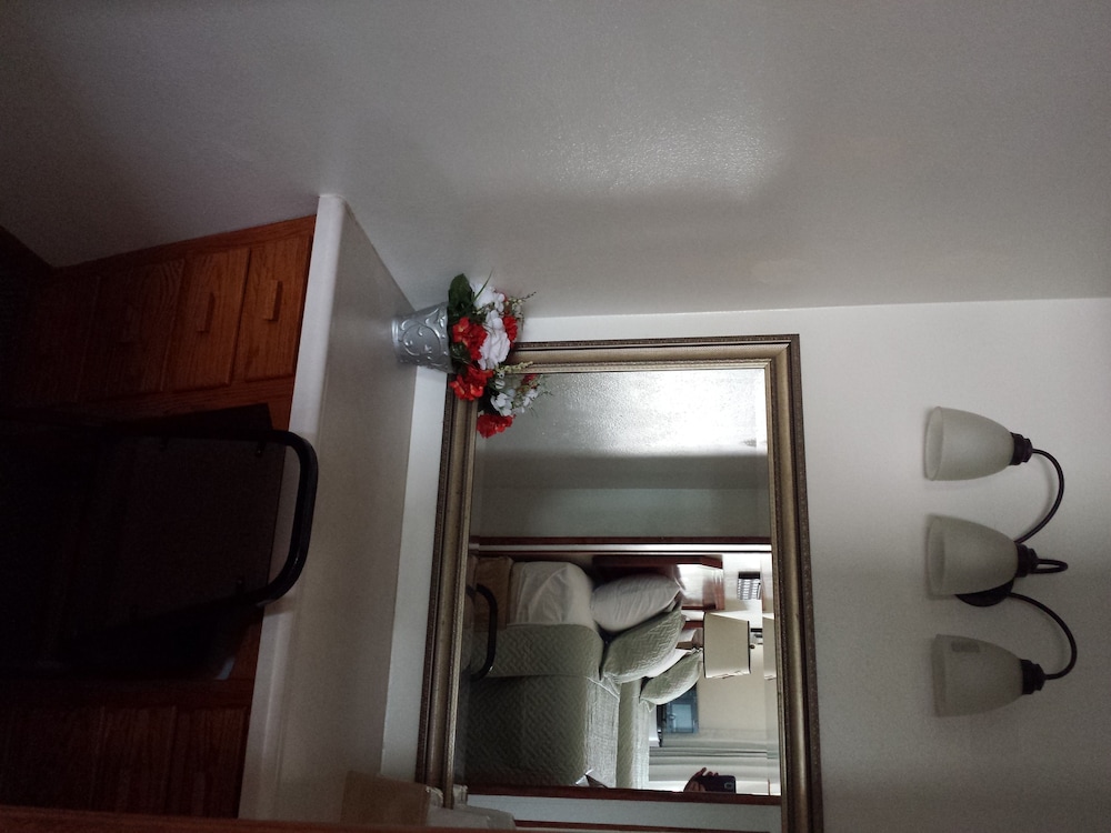 West Plains Motel - photo 11