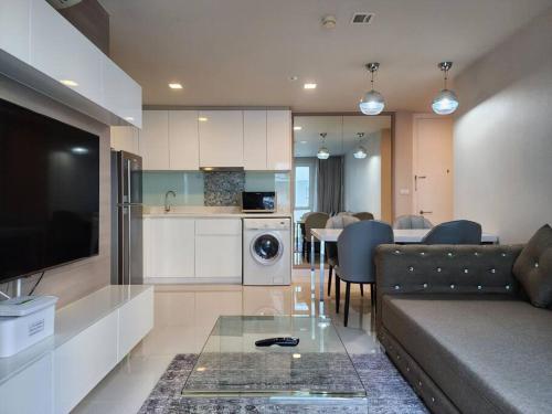 Condominium Sukhumvit Soi 5 BTS Nana Room Size 50m2 — 4-Star Luxury Hotel in Bangkok, Thailand