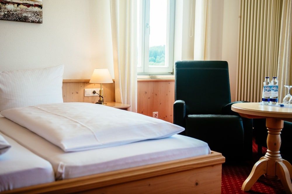 Landgasthof Gut Deutenhof — hotel in Bad Abbach