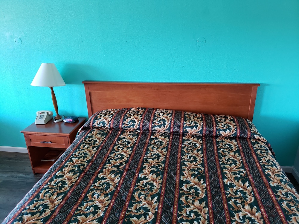 Oasis Inn & Suites - photo 10