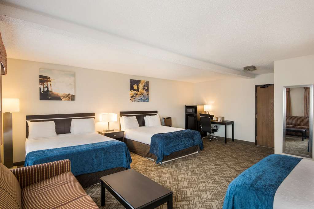 Best Western Mt. Pleasant Inn - photo 15