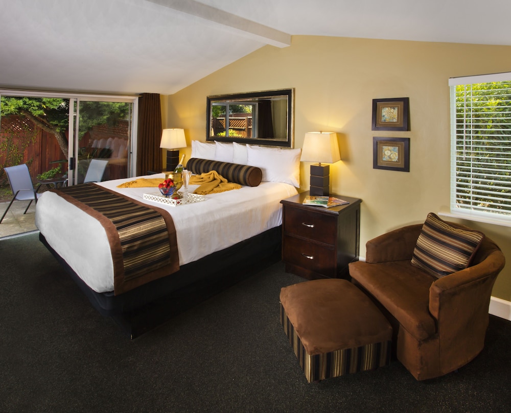 Monterey Peninsula Inn - photo 6