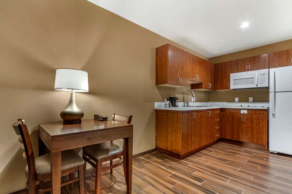 Comfort Suites Grand Island South - photo 23