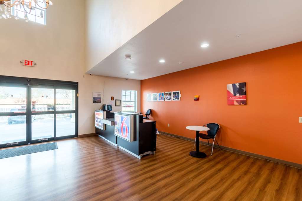 Motel 6 Jourdanton TX - photo 26