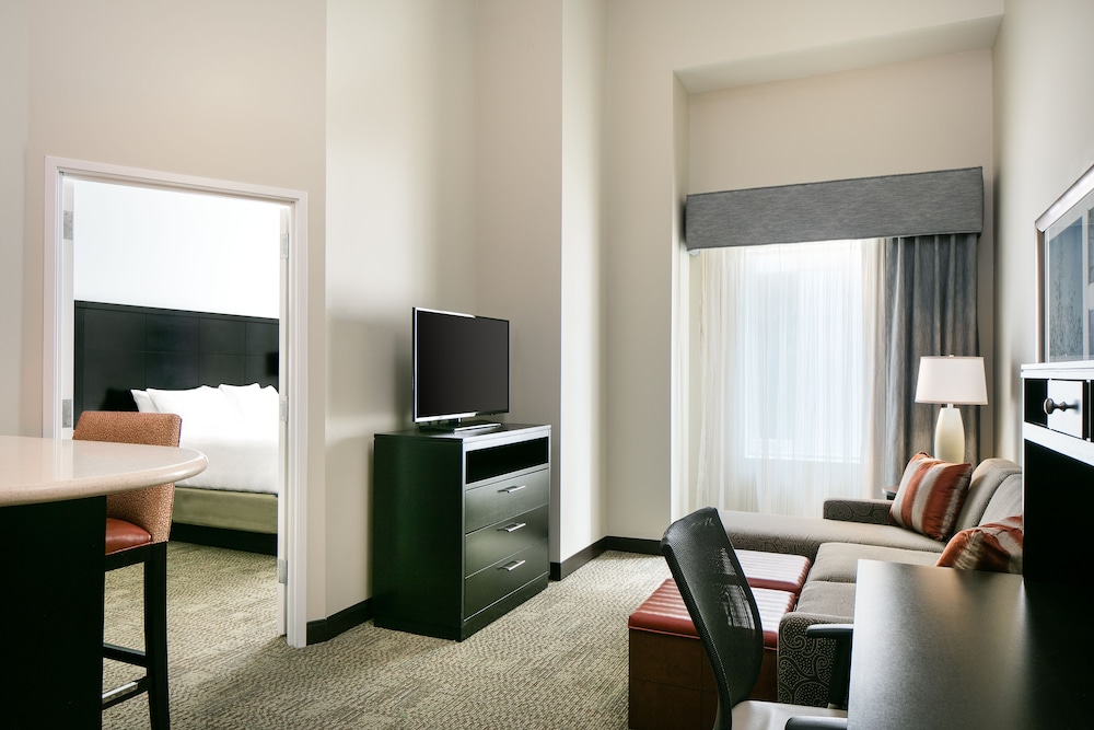 Staybridge Suites Des Moines Downtown an IHG Hotel - photo 3