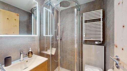 Lavinas 2 Celerina — 4-Star Luxury Hotel in Celerina, Switzerland