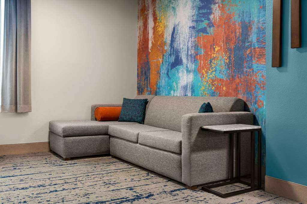 La Quinta Inn & Suites by Wyndham Austin South - photo 23
