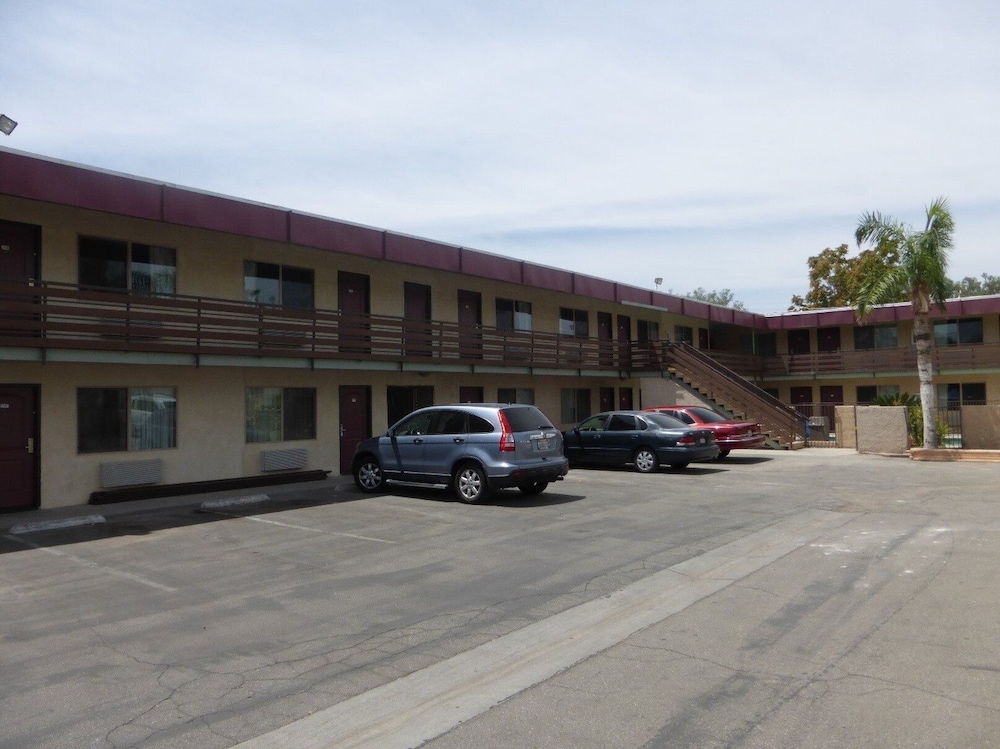 Red Roof Inn Bakersfield - photo 19