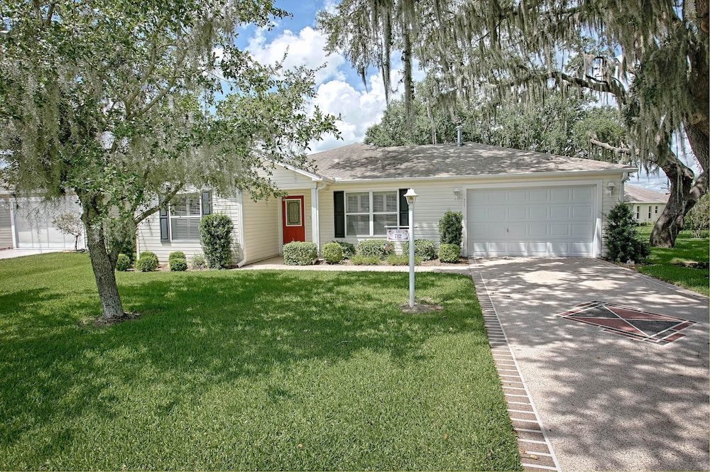 Ansel Avenue Home 2 Bedroom by The VIR Group — 4-Star Luxury Hotel in The Villages, United States