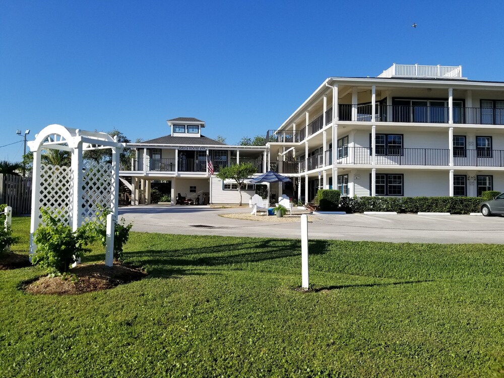 Davis House Inn 8786568 — Sebastian