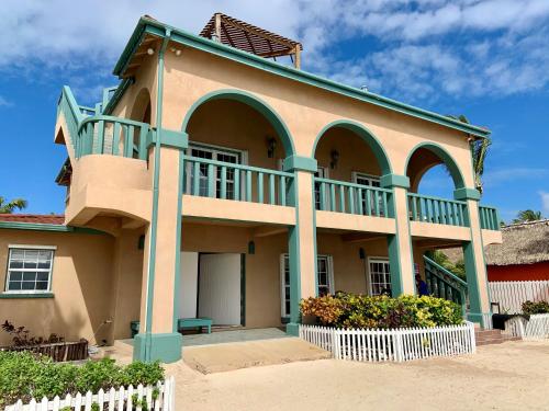 El Gran Castillo De Arena — 4-Star Luxury Hotel in San Pedro, Belize